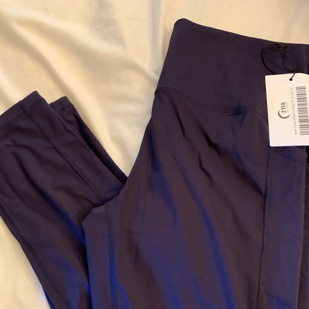 Zyia navy leggings